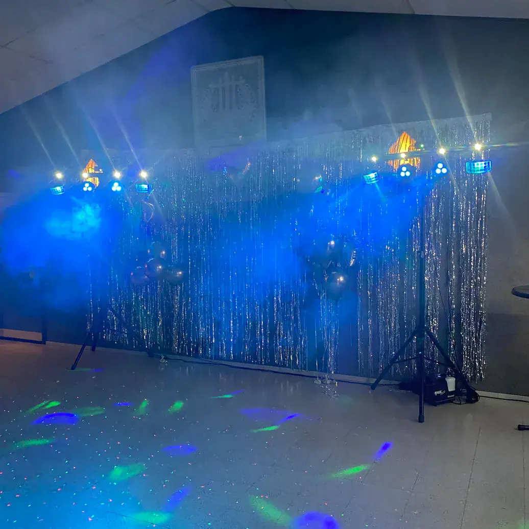 Stijlvolle verlichting en geluid voor een communiefeest in de regio Malle